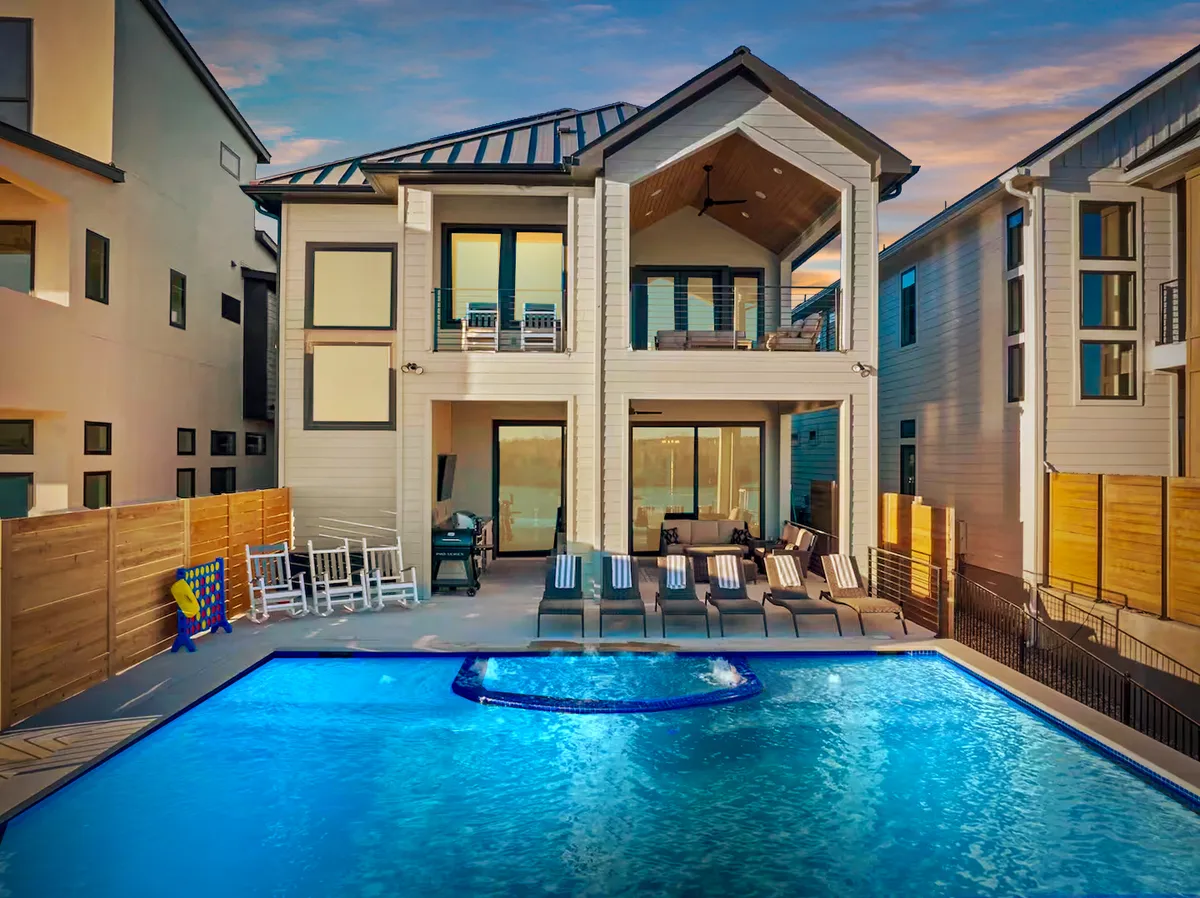 Wander Kingsland Meadow