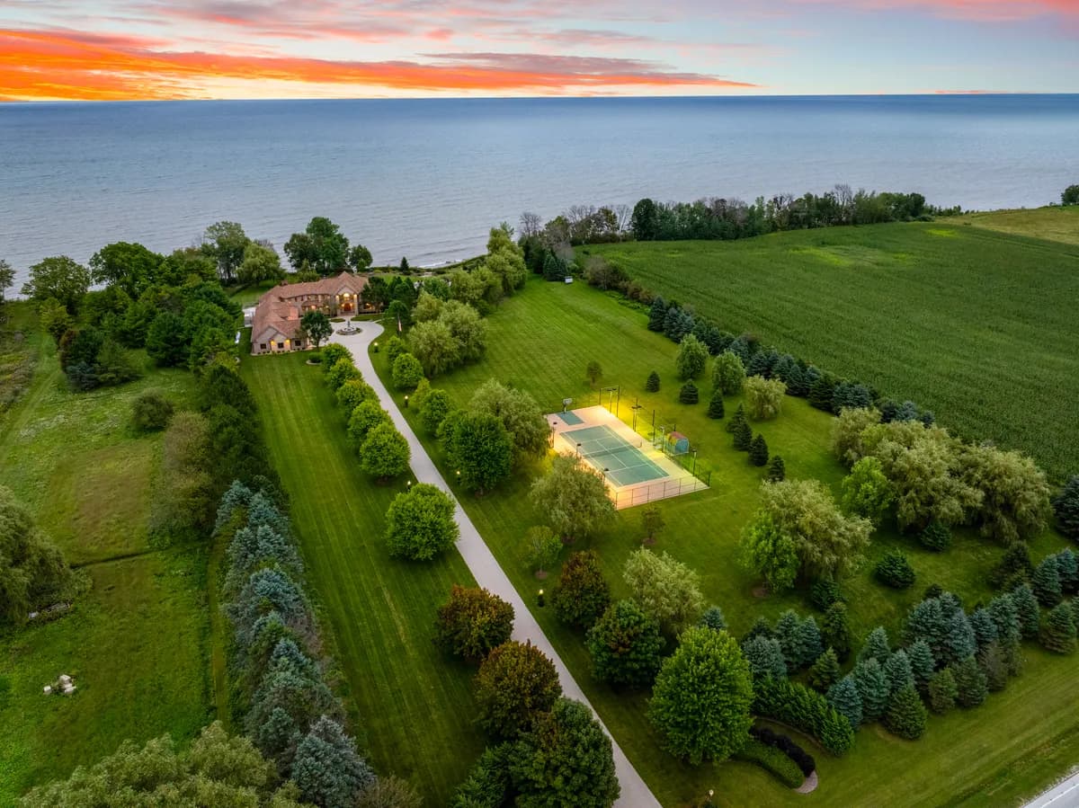 Wander Newton Lakefront - Image 3