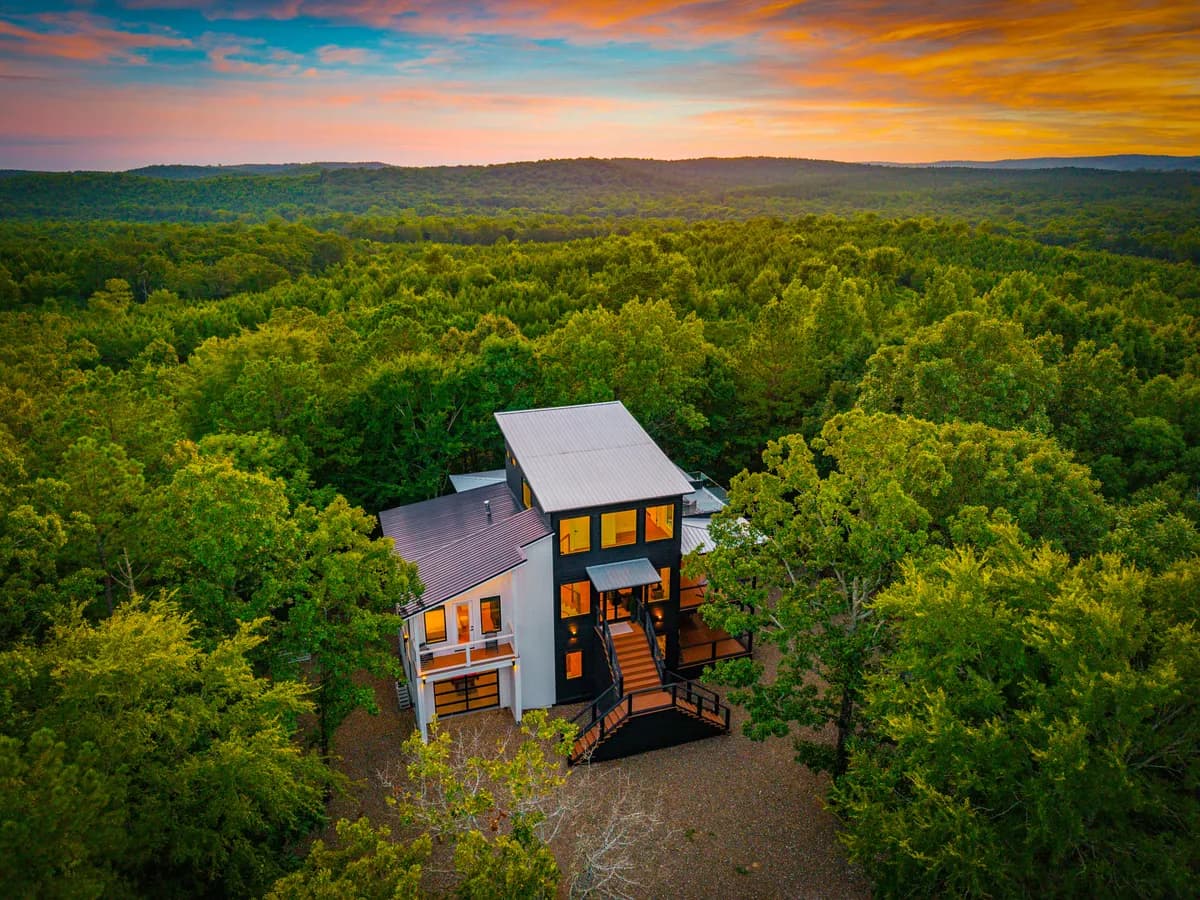 Wander Broken Bow Treehouse