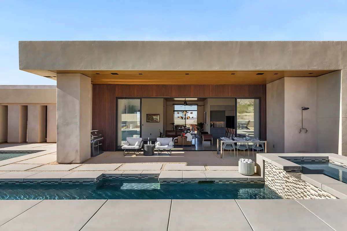 Wander High Desert Vista