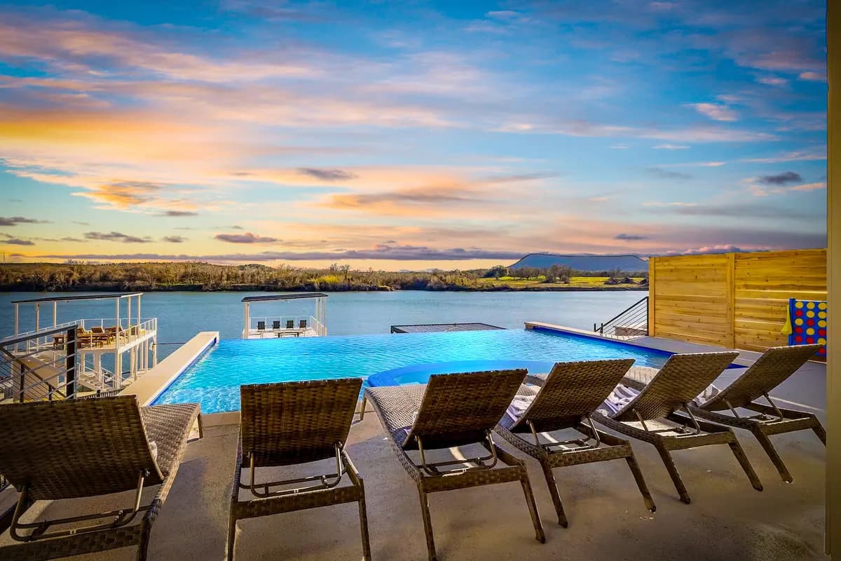 Wander Kingsland Meadow - Image 3