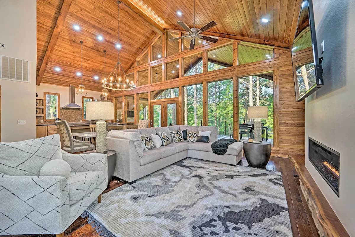 Wander Broken Bow Cabin - Image 4