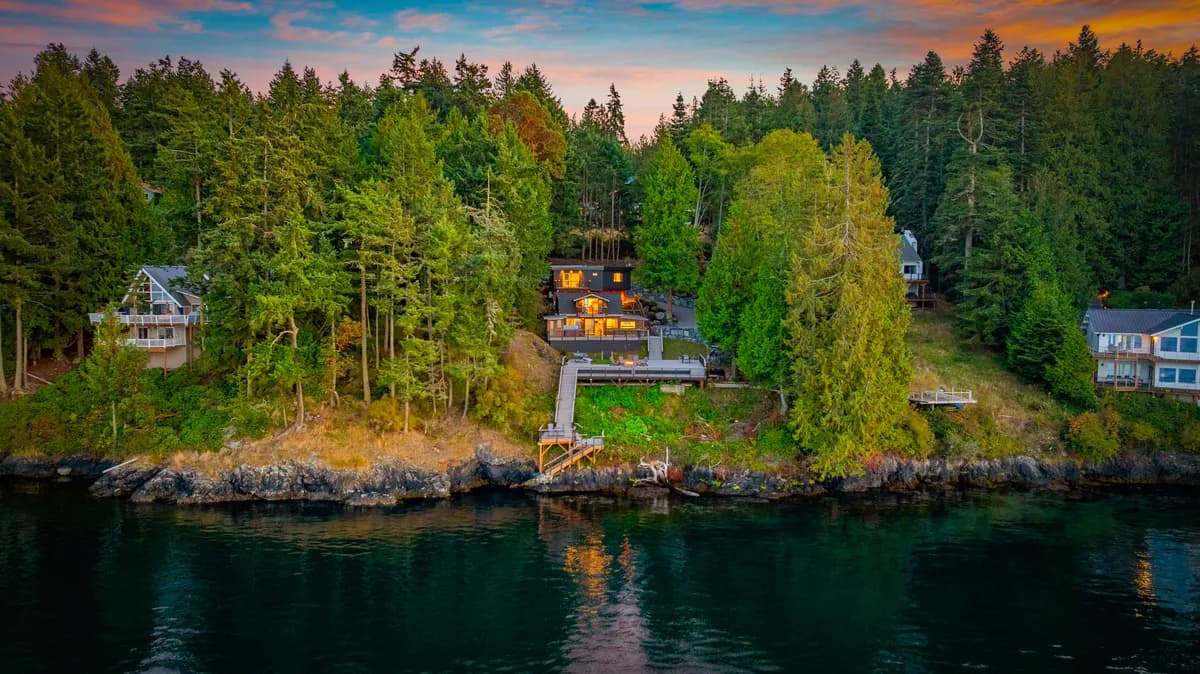 Wander Friday Harbor - Image 3