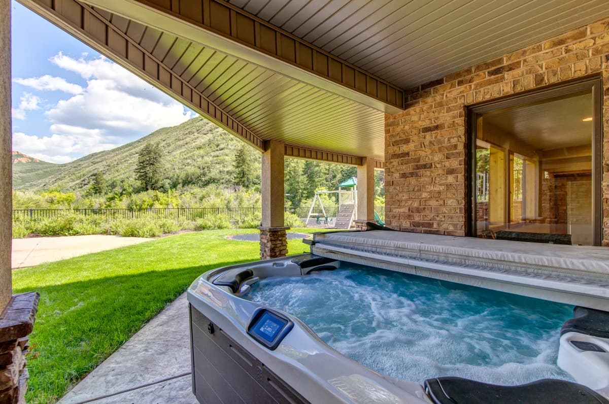 Wander Morgan Riverfront - Image 3