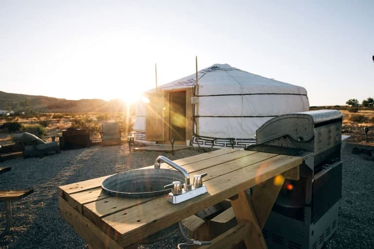 Cute Stargazing Yurt near Joshua Tree National Park, California - Image 3