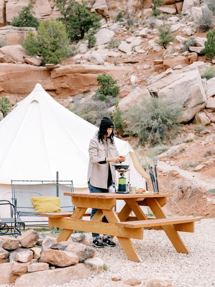 Dry Glamping Tent Near Zion National Park, Ideal for Couples