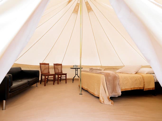 Dry Glamping Tent Near Zion National Park, Ideal for Couples - Image 4