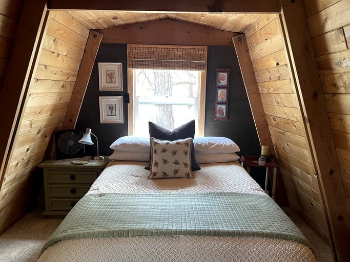 Cozy Rustic Cabin in the Prescott National Forest near Lynx Lake in Prescott, Arizona - Image 3