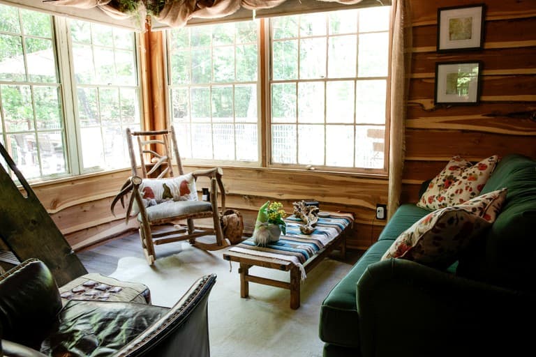 Hobbit Treehouse with Waterfall on the Brazos River for Glamping in Texas - Image 3