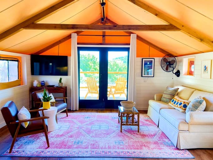 Beautiful Tented Cabin in Texas for Glamping by Guadalupe River - Image 3