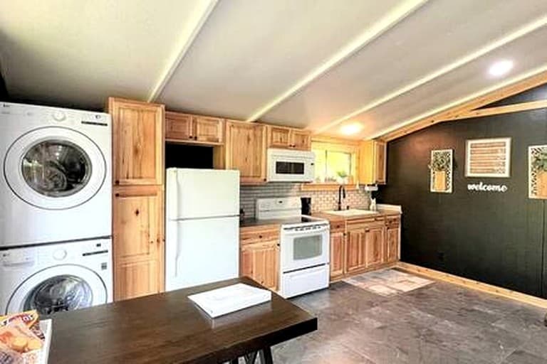 Newly Renovated Cabin Perfect for a Lake and Peaceful Retreat in Texas - Image 4