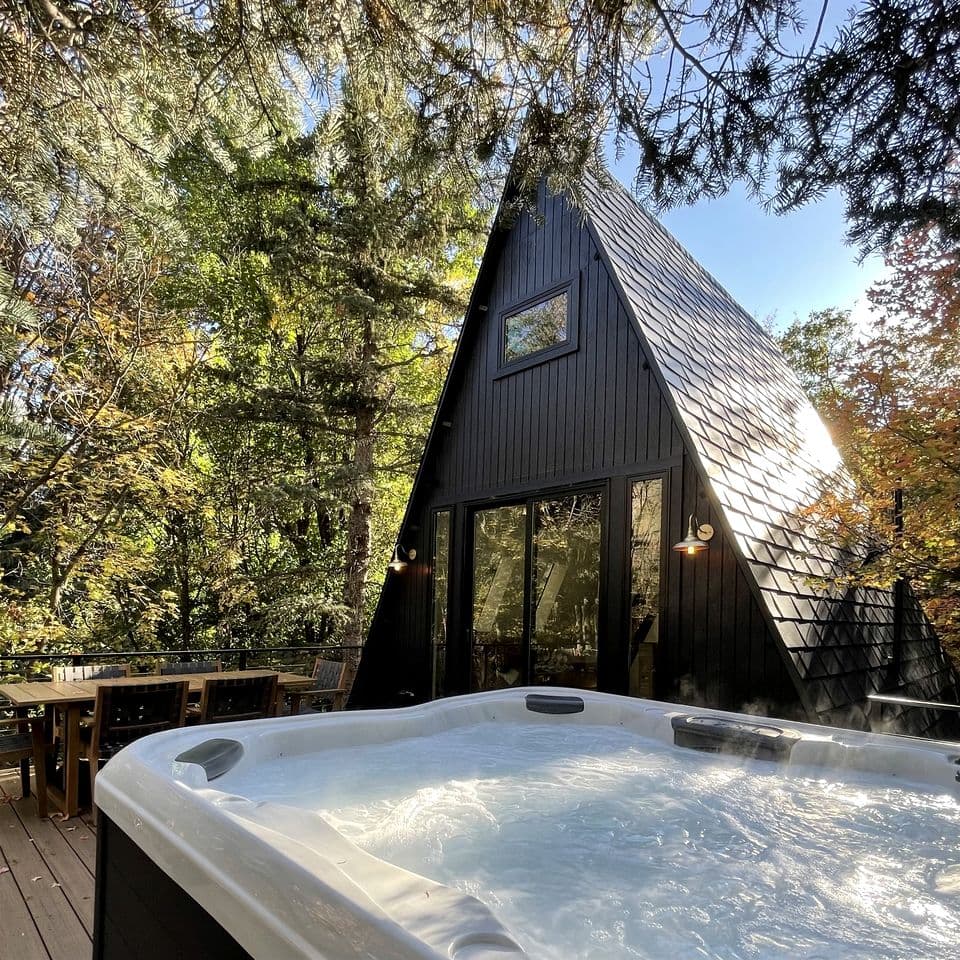 Lovely Secluded A-frame with Hot-tub in Sundance, Utah